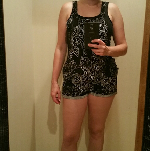 Mudd- B&W Lotus flower pattern overall/romper SM - Picture 3 of 6
